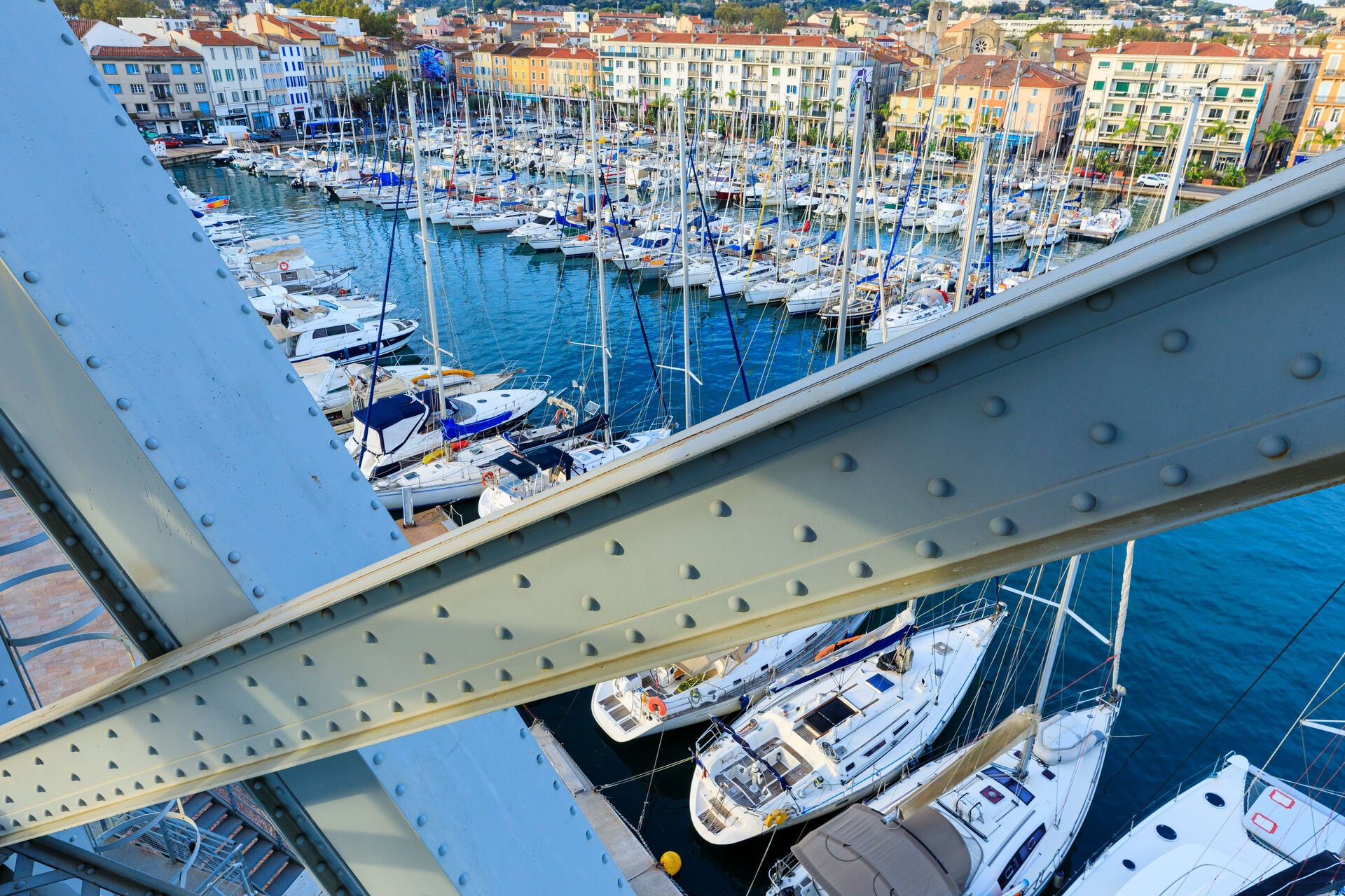Vue sur le Port de la Seyne depuis le Pont Levant