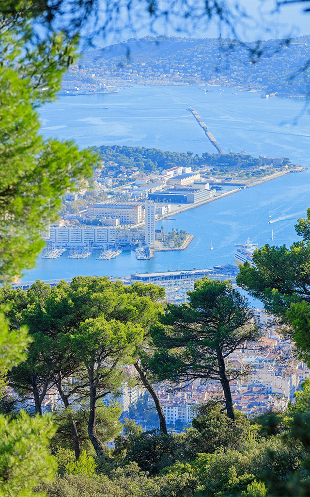 Vue de la rade de Toulon depuis le Mont Faron