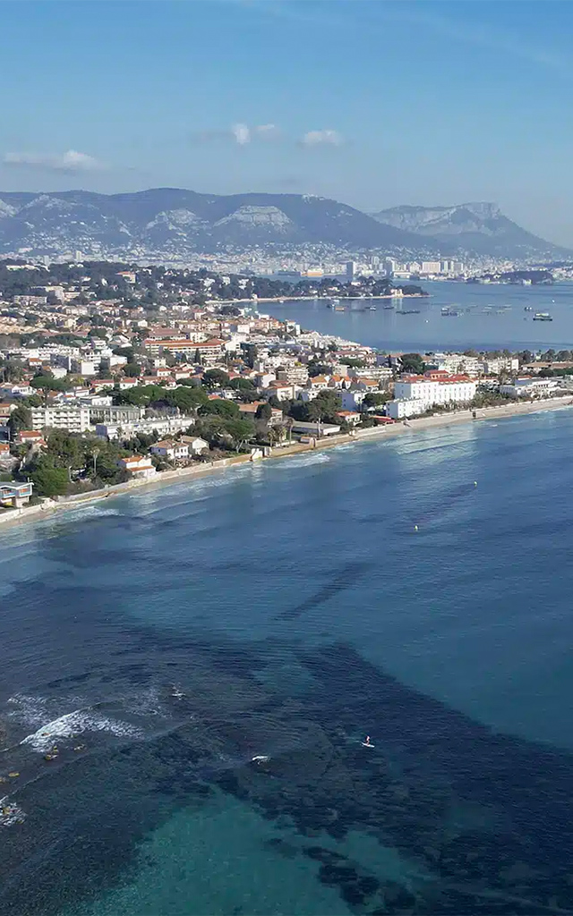 Vue aérienne sur la Plage des Sablettes