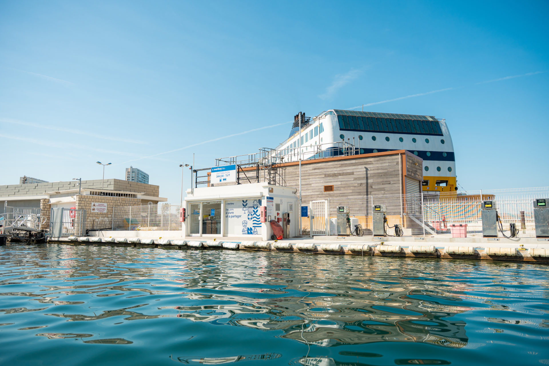 Station d'avitaillement Port Toulon Vieille Darse