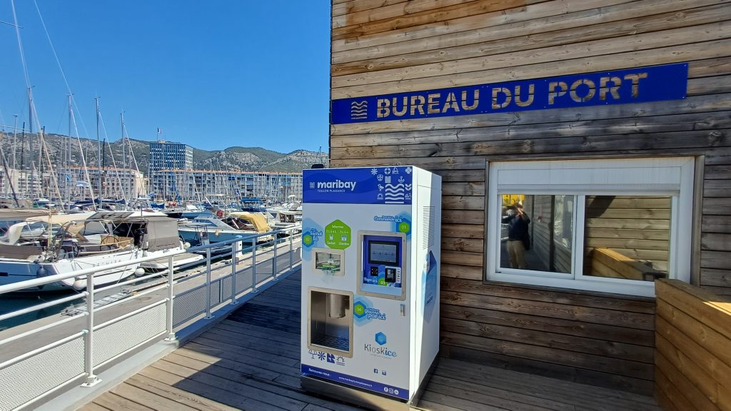 Nouvelle machine à glaçons sur le Port de Toulon Vieille Darse