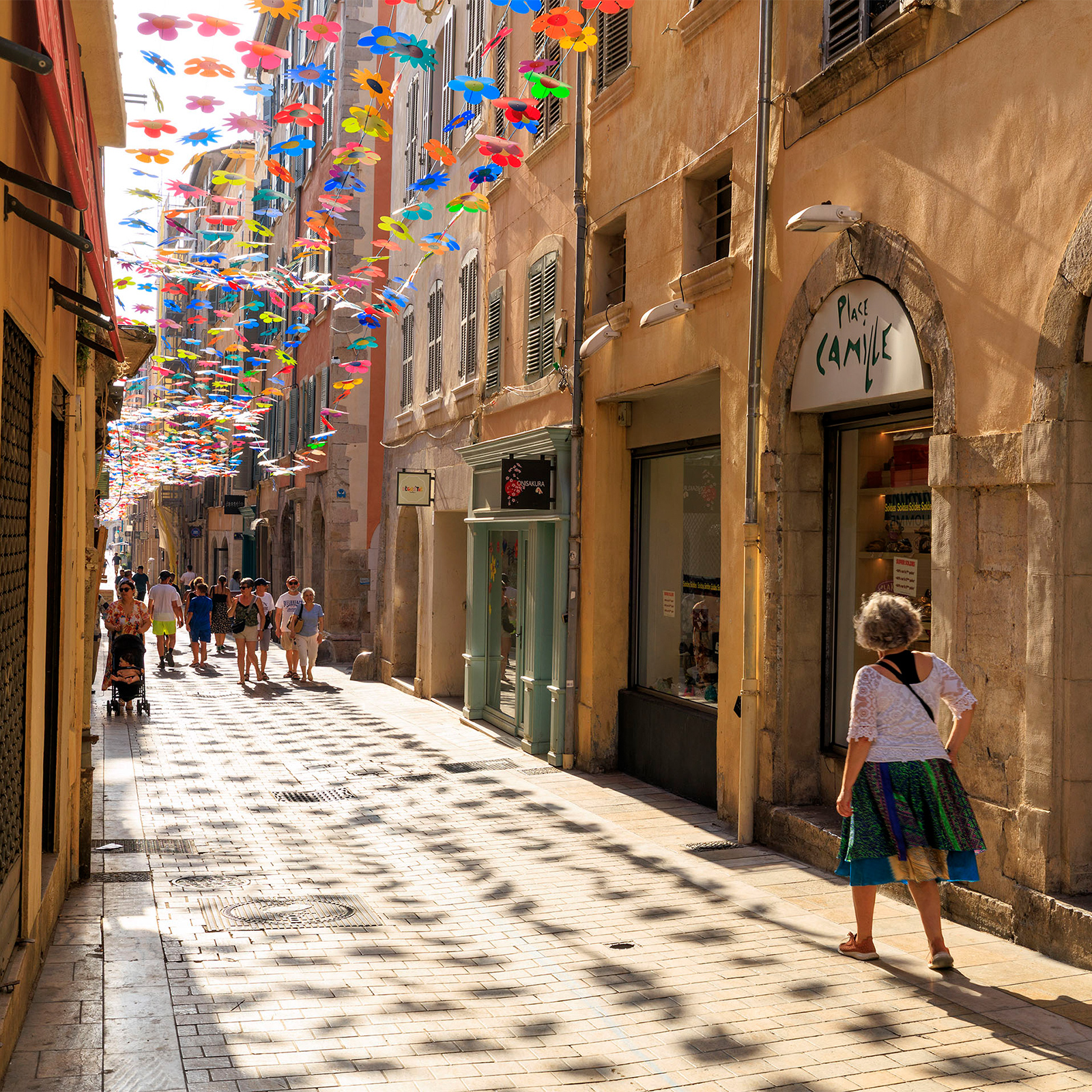 Rue des Arts à Toulon, en fin de journée