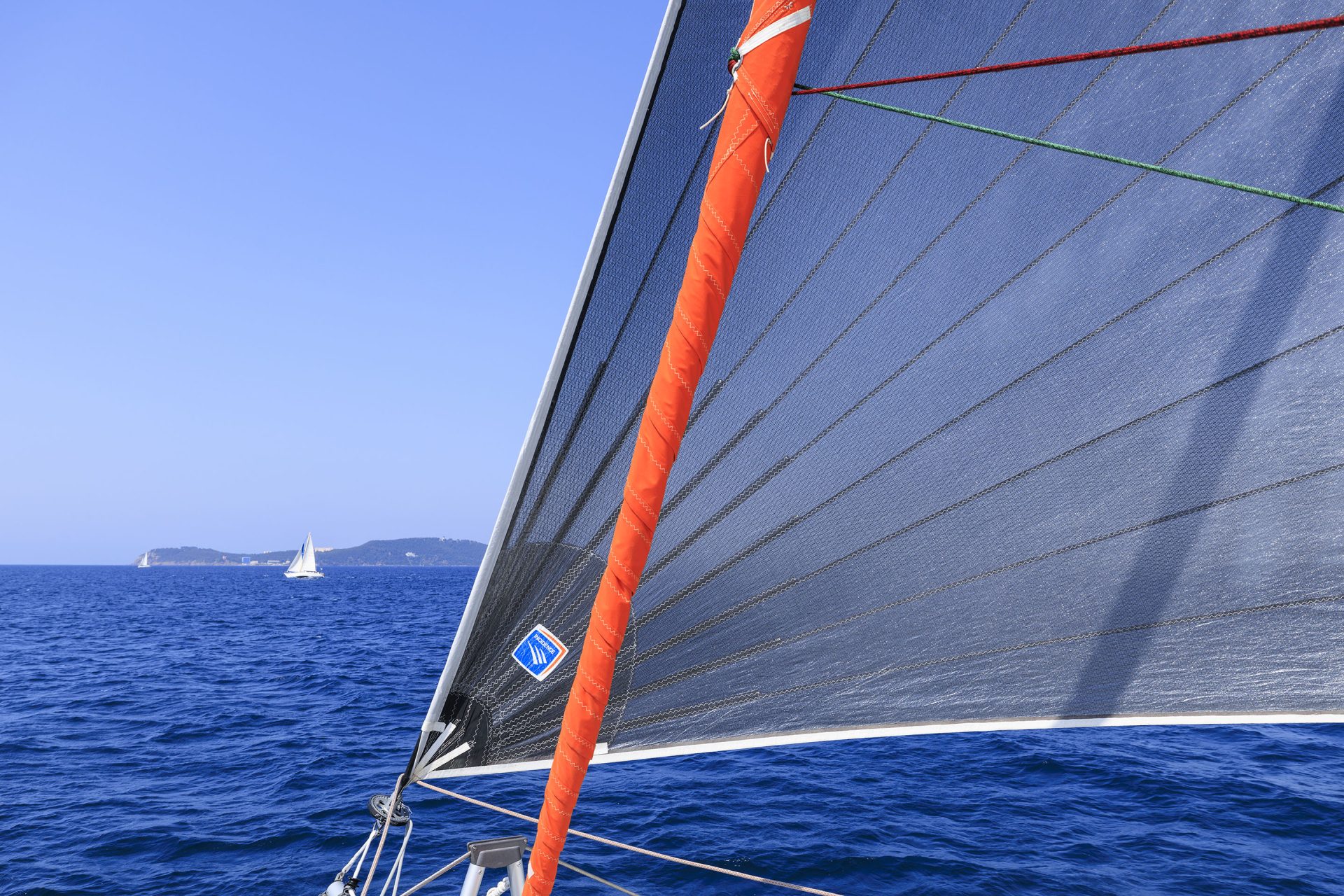 Zoom sur un spi, génois enroulé